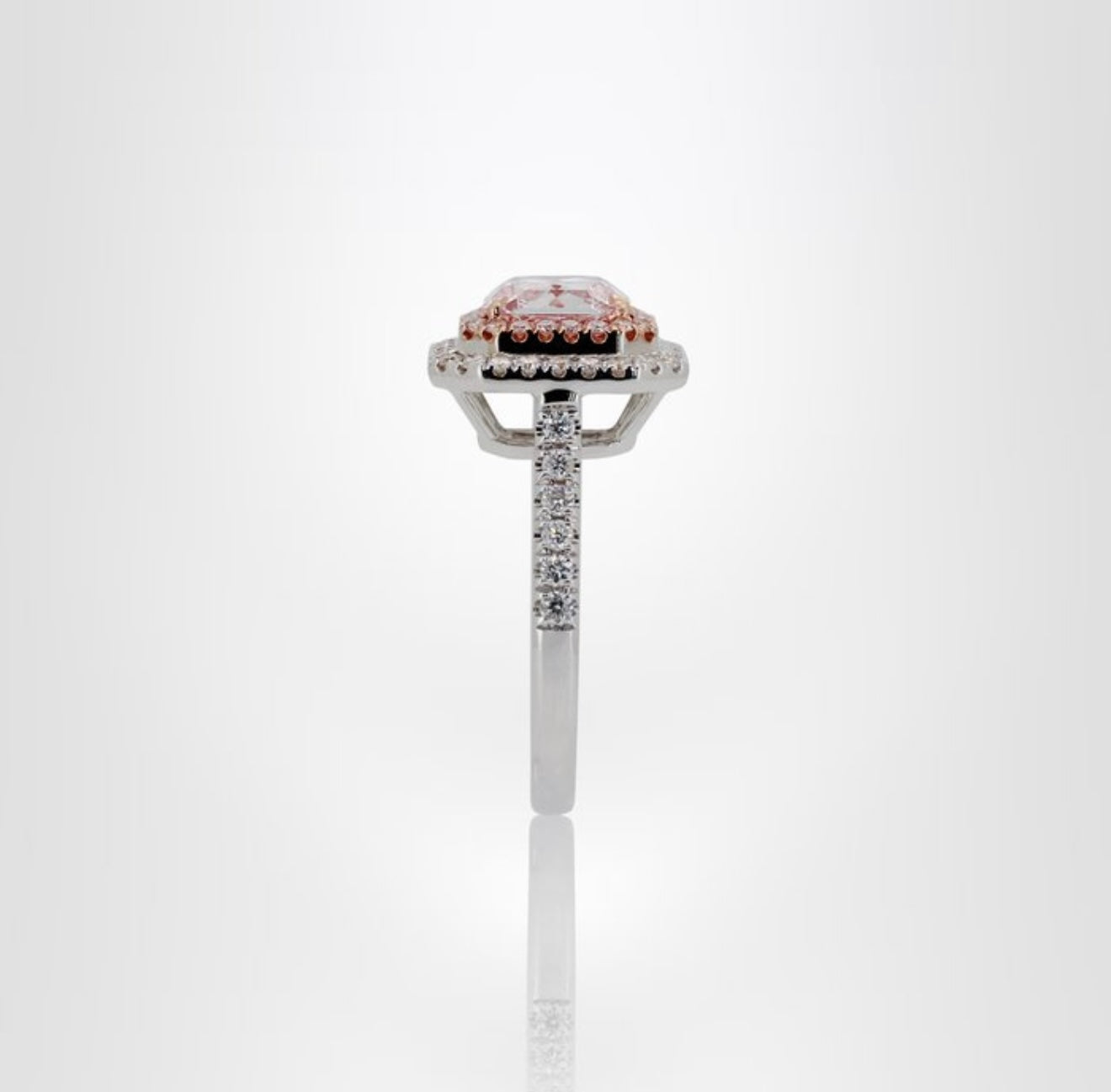 Exklusiver Diamantring – 18 K Rosé- & Weißgold – 2,60 ct Gesamtgewicht