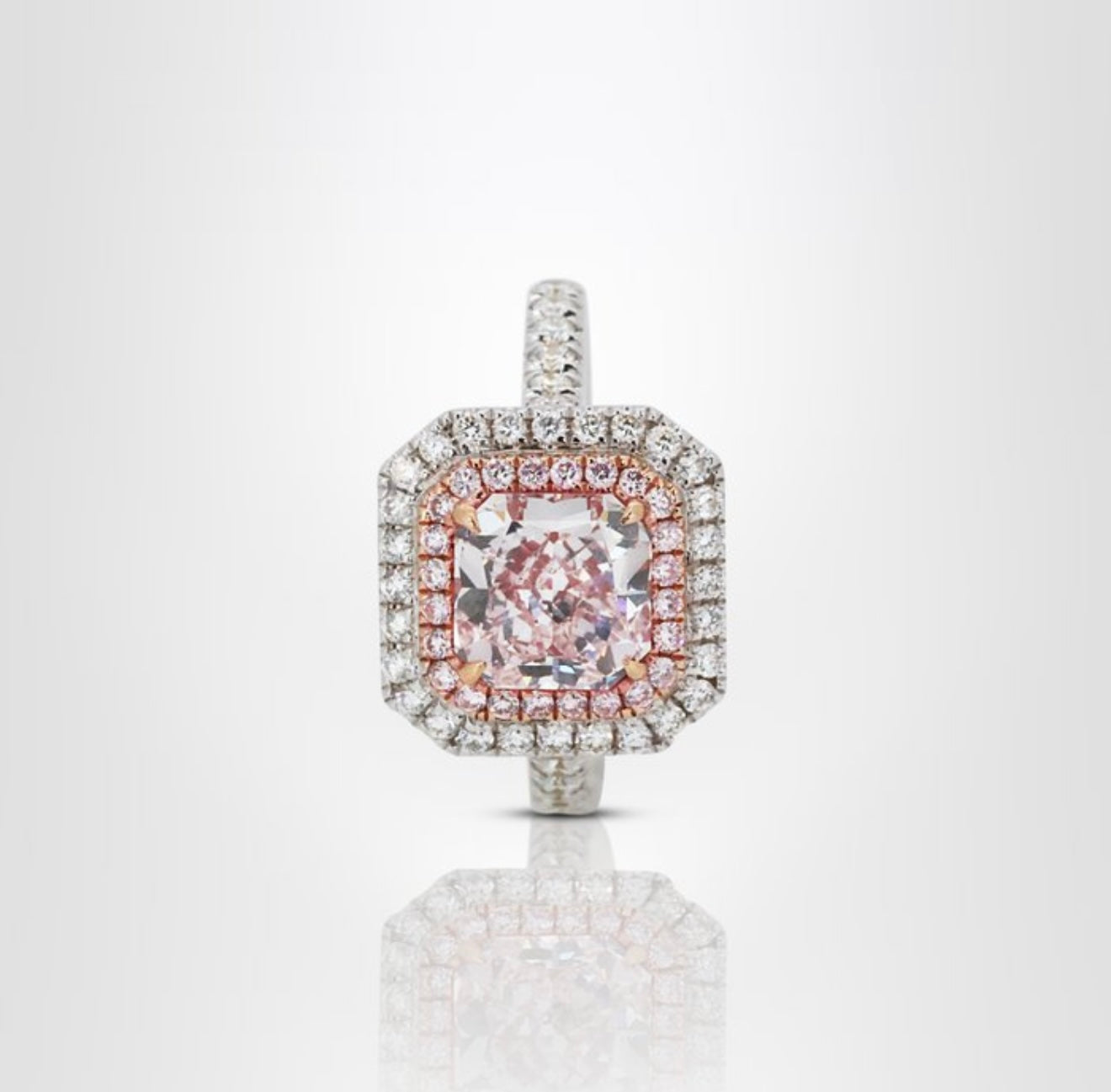 Exklusiver Diamantring – 18 K Rosé- & Weißgold – 2,60 ct Gesamtgewicht