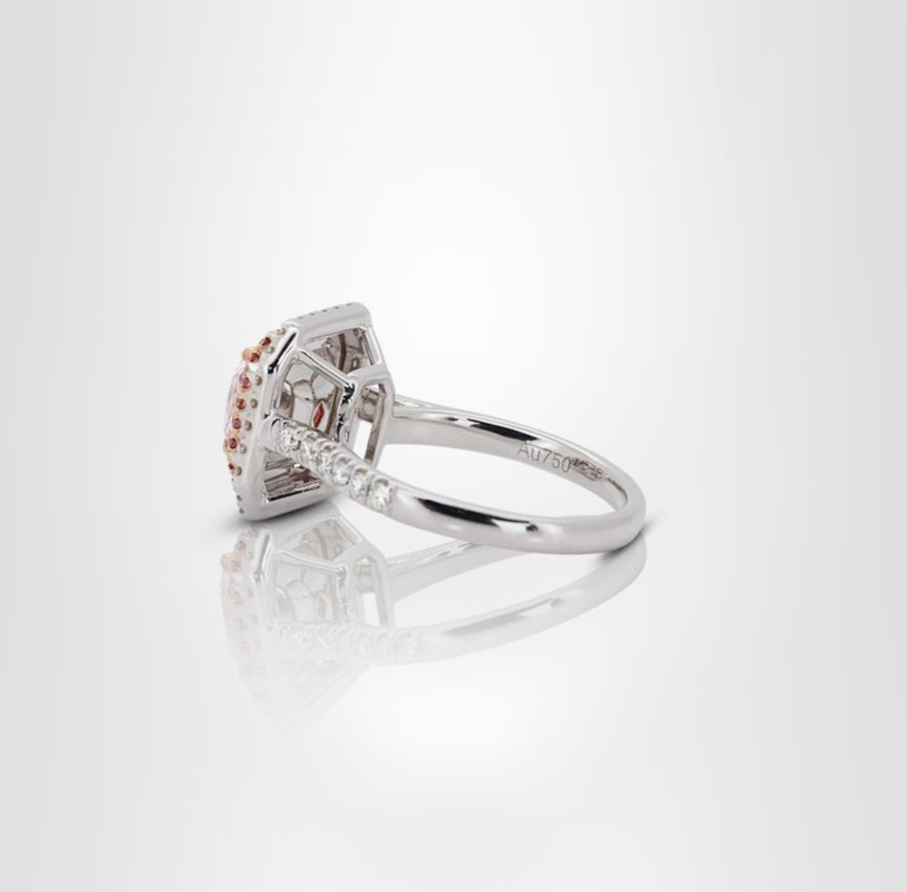 Exklusiver Diamantring – 18 K Rosé- & Weißgold – 2,60 ct Gesamtgewicht